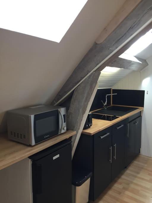 Rennes: Studio 4 Couchages, Proche Commerces, Bus. Exterior foto